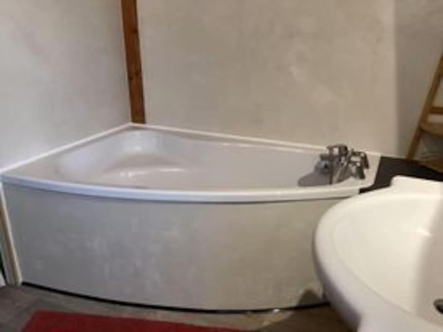 Le Gite De La Fontaine Chiddes Esterno foto
